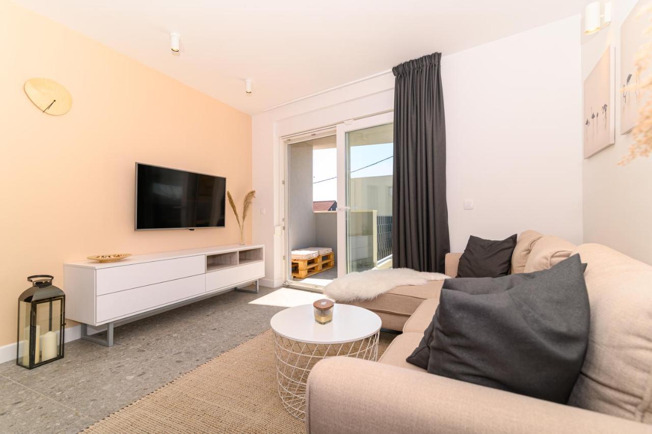 Hygge Boutique Apartment โตรกีร์ ภายนอก รูปภาพ
